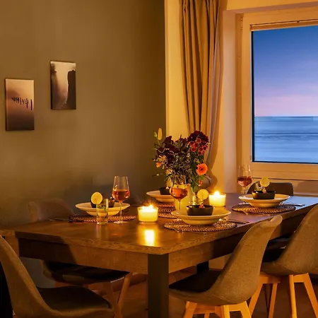 Strand-apartment, Strandkorb, Meeresrauschen, Parkplatz شقة *